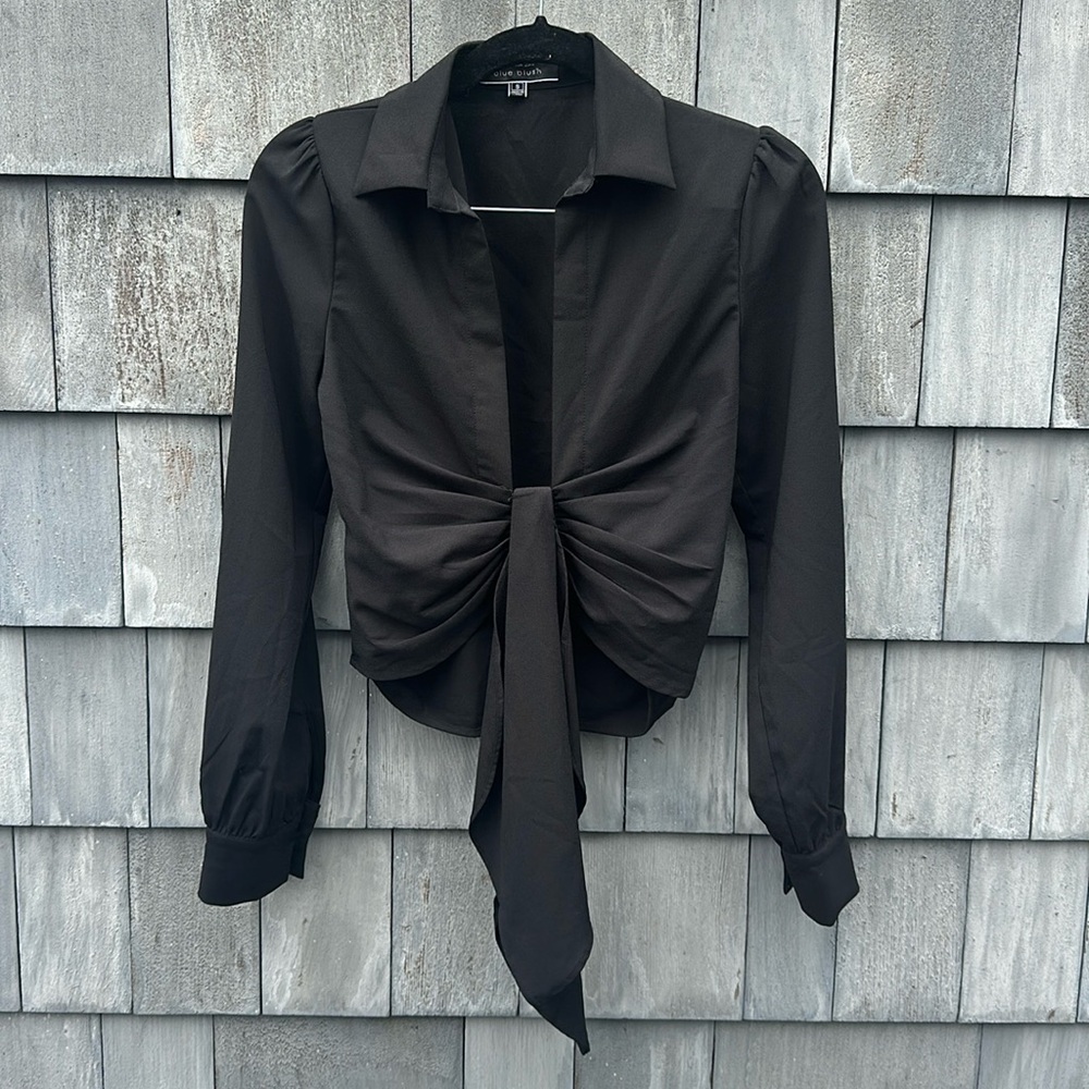 Blue Blush Black Collared Crop